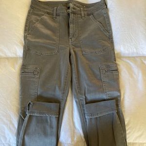 American eagle size 6 grey skinny jeans